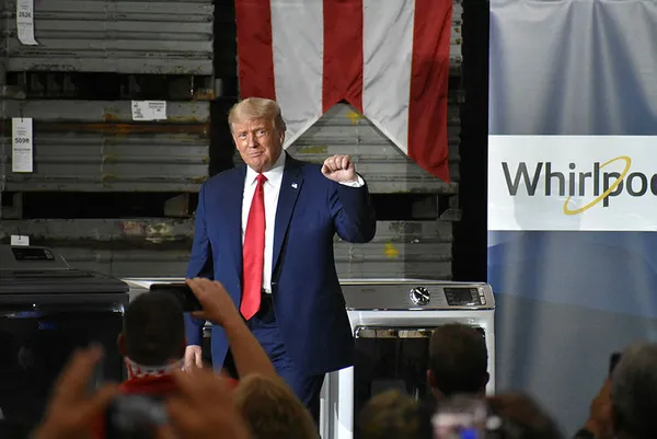 2020 ABD Başkanlık seçiminde yarış kızışıyor! Trump, rakibi Biden’a yüklendi: Tanrı’ya ve silahlara karşı olan...