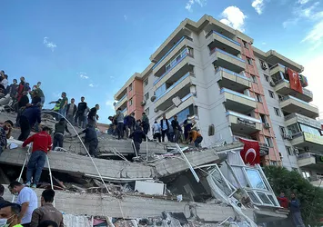 Emniyet Genel Müdürlüğü'nden flaş İzmir depremi açıklaması