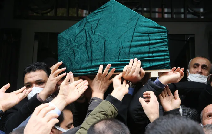 Son dakika: Sezai Karakoç'a veda! "Diriliş şairi" son yolculuğuna uğurlandı - 8