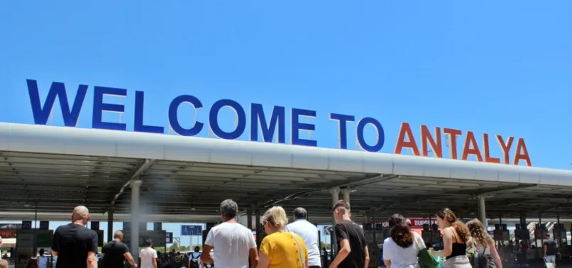 Dünya Antalya'ya akın etti: Tüm zamanların rekoru kırıldı