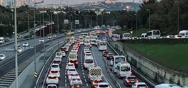 Sokağa çıkma kısıtlamasının sona ermesinin ardından İstanbul’da trafik yoğunluğu yüzde 40’ı aştı