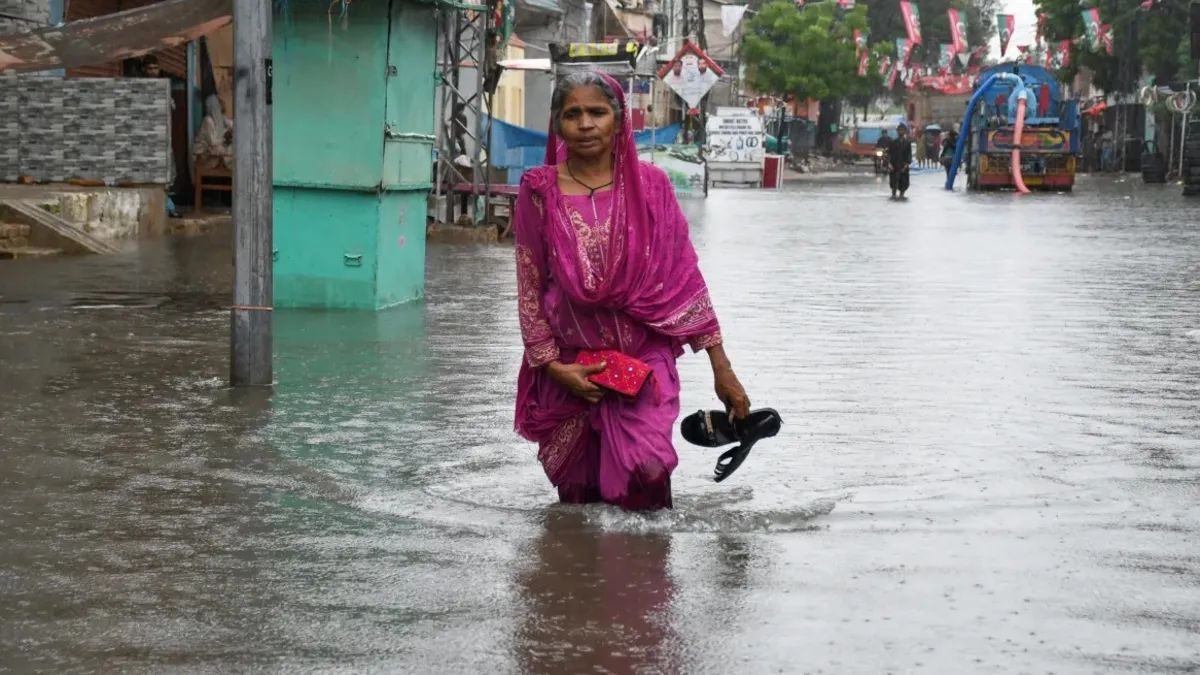 Pakistan'da muson yağmurları: 104 kişi hayatını kaybetti