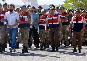Bu hainlerin elini de çözmeyin!