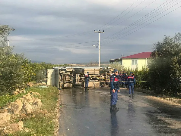 Mersin'de işçi minibüsü kaza yaptı: 1 ölü 15 yaralı - 2