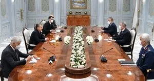 Bakan Akar Özbekistan Cumhurbaşkanı ile görüştü