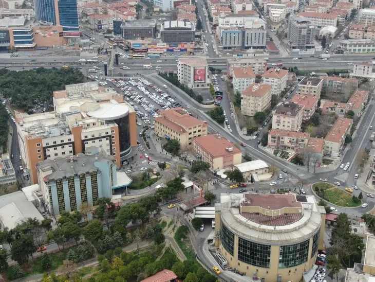 İstanbul’da inanılmaz görüntü! Sosyal mesafeyi hiçe sayıp korona testi kuyruğuna girdiler