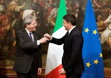 İtalya'da Paolo Gentiloni başbakanlık görevini resmen devraldı