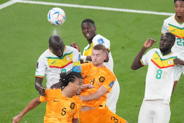 Hollanda sonradan açıldı! Senegal’i 2 golle geçtiler