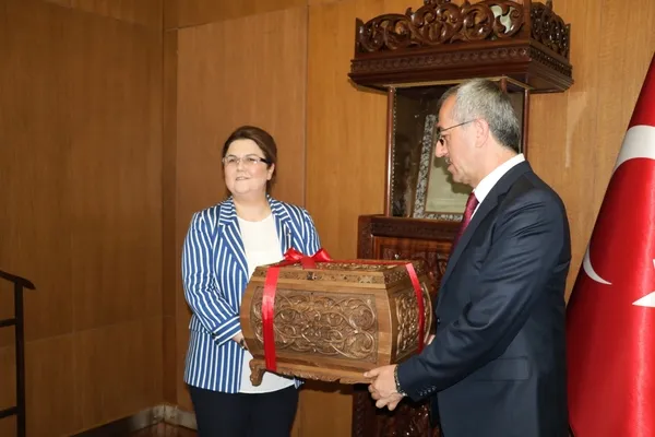 bakan-derya-yaniktan-afetlere-hizli-mudahale-vurgusu-1630163139787.jpg Bakan Derya Yanık’tan afetlere hızlı müdahale vurgusu - 4