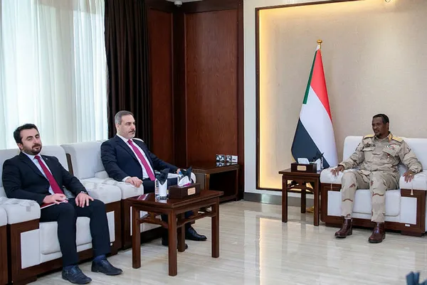 mit-baskani-hakan-fidan-ile-sudan-egemenlik-konseyi-baskani-burhan-gorustu-1673902579792.jpg MİT Başkanı Hakan Fidan ile Sudan Egemenlik Konseyi Başkanı Burhan görüştü - 3