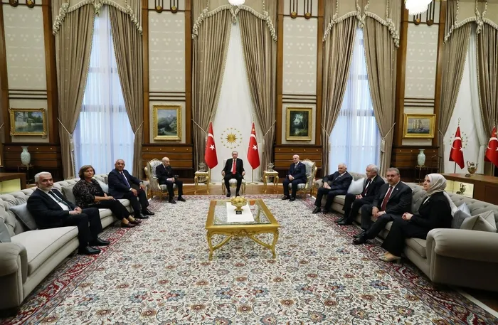 Başkan Erdoğan’dan Külliye’de kritik kabul! Bahçeli ve siyasi parti liderleri ile görüştü