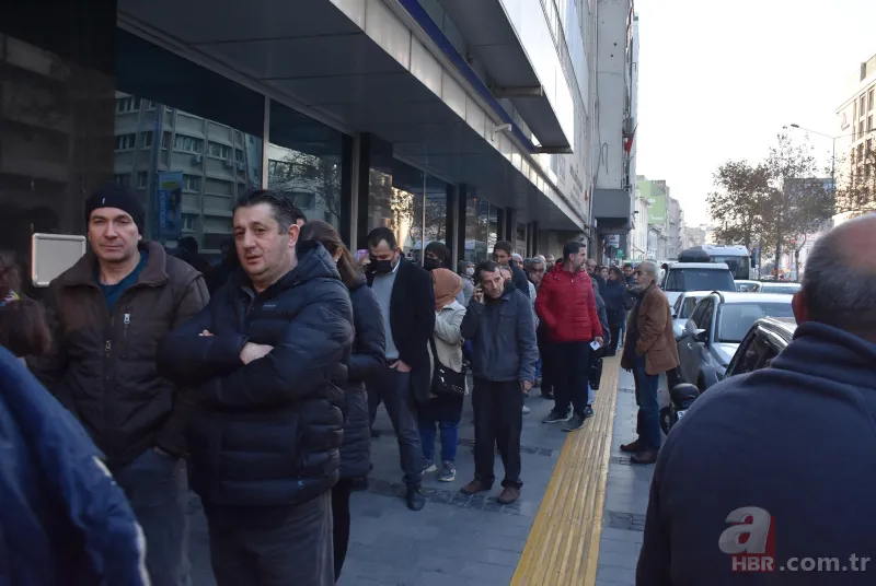 Başkan Erdoğan'ın müjdesi sonrası akın ettiler! SGK'larda EYT yoğunluğu | Milyonların emeklilik sevinci 14