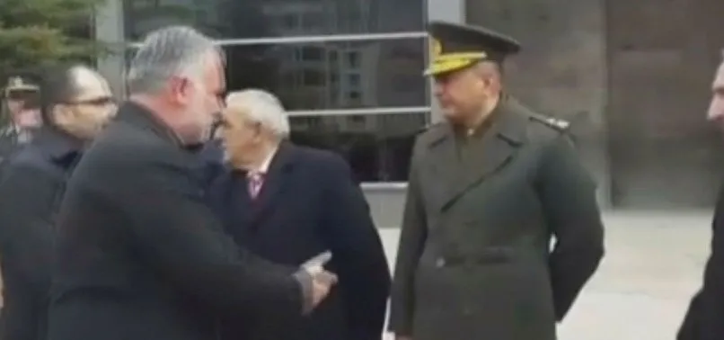 Tuğgeneral Özgür Nuhut, HDP'li isimlerin elini sıkmadı
