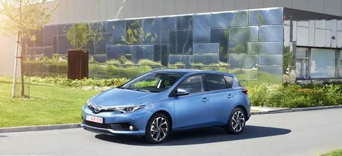 İlk kez Türkiye yollarına çıkacak Toyota Auris Hybrid'in fiyatı belli oldu - 3