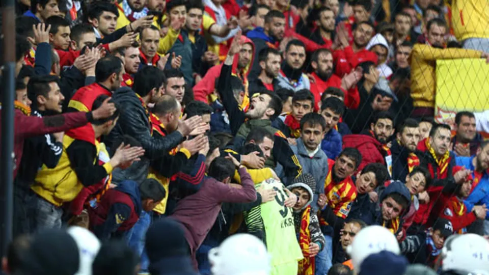 Kayserispor'un genç kalecisi Vedat'ın hüzünlü gecesi...