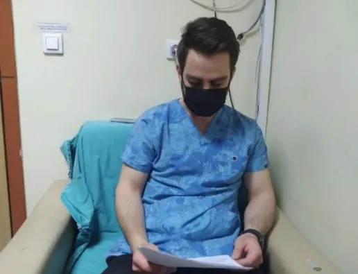 kirsehirde-olen-hastanin-ailesi-saglik-personellerine-saldirdi-bakan-kocadan-tepki-geldi-1648558918410.jpg Kırşehir’de ölen hastanın ailesi sağlık personellerine saldırdı! Bakan Koca’dan tepki - 2