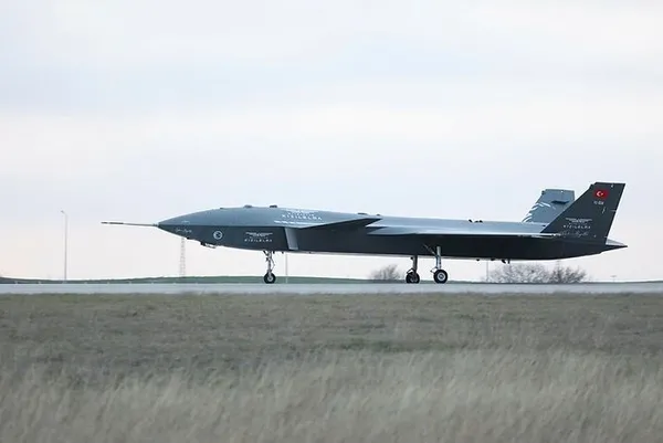 Başkan Erdoğan savaş tarihinin seyrini değiştiren İHA'ları yakından takip etmiş! 2009'daki tarihi ziyaret kayıtlara böyle geçti