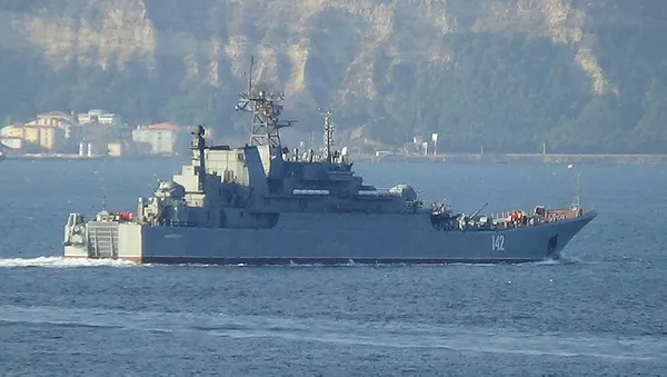 Rus savaş gemisi Novocherkassk Çanakkale Boğazı'ndan geçti - 3