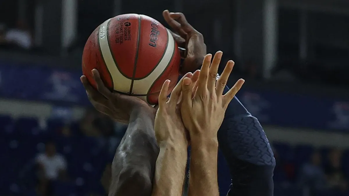 Basketbol liginde yarı final heyecanı! Ezeli rakipler eşleşti...