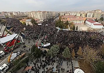 DİYARBAKIR'DA HDP'Yİ KISKANDIRACAK KALABALIK