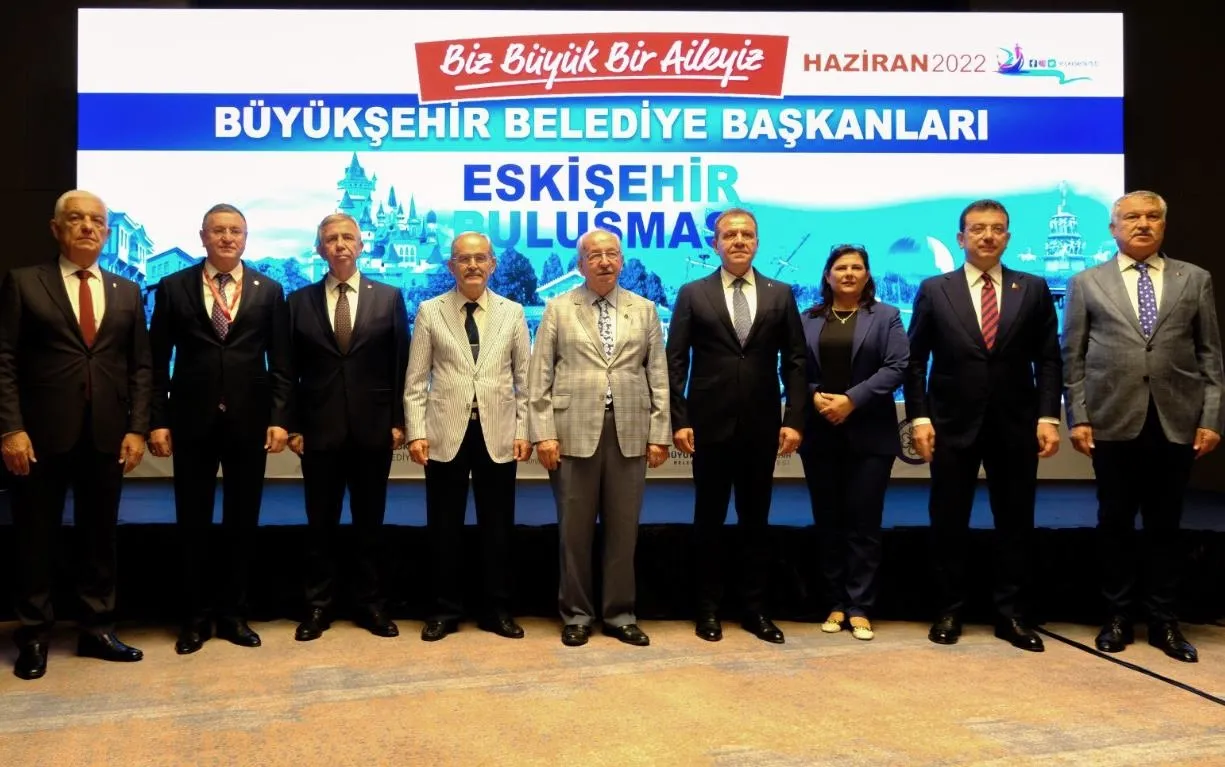 Afet var başkan yok! Ankara selle uğraşırken Mansur Yavaş Eskişehir'de toplantıda!