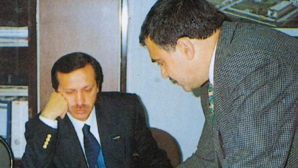 Eski Bakan Veysel Eroğlu’ndan Ekrem İmamoğlu’na yanıt: Bizim temizlediğimiz Haliç’e de sahip çıktı! Kirletme yeter…