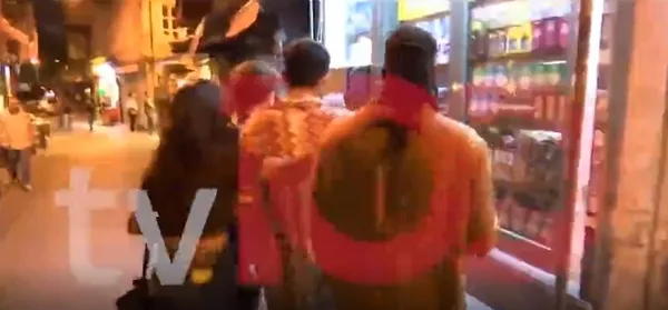 arctic-monkeysten-olayli-beyoglu-gecesi-bakkal-ile-tartistilar-1660250148273.jpg Arctic Monkeys'ten olaylı Beyoğlu gecesi! Bakkal ile tartıştılar: Ünlü olsalar da fark etmez