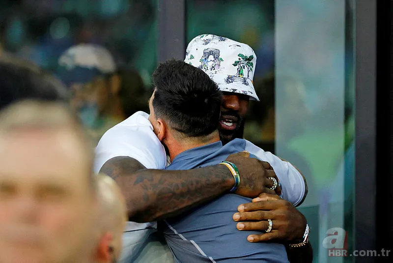 Lionel Messi'den inanılmaz başlangıç! Inter Miami ile ilk maçında son dakikada frikik golü 6