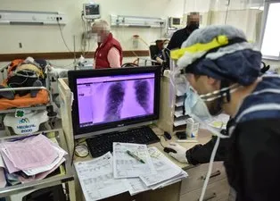 Acil servislerinde yeni normal! Cerrahpaşa doktorlarından koronavirüs uyarısı!