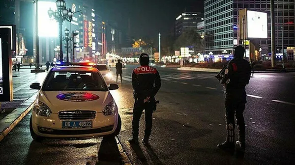 Son dakika:Sokağa çıkma kısıtlaması başladı! Nereler açık olacak? Kimler muaf tutulacak? Ne zaman sona erecek?