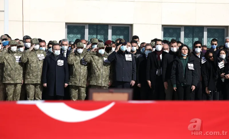 Türkiye Bitlis'te şehit düşen kahramanlarına veda ediyor! Bu acının tarifi yok 23