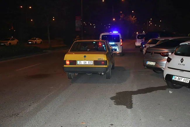 İzmir’de kısıtlamayı ihlal edip ters yönde ilerleyen sürücü yakalandı - 1
