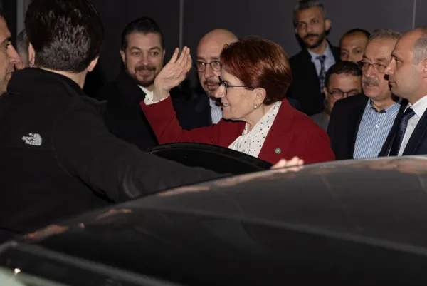 iyi-partinin-surpriz-adayi-ersan-sen-mi-iyi-parti-lideri-meral-aksener-sene-gorusme-teklifinde-bulundu-1677990571697.jpg İYİ Parti'nin sürpriz adayı Ersan Şen mi? İYİ Parti Lideri Meral Akşener Şen'e görüşme teklifinde bulundu - 4