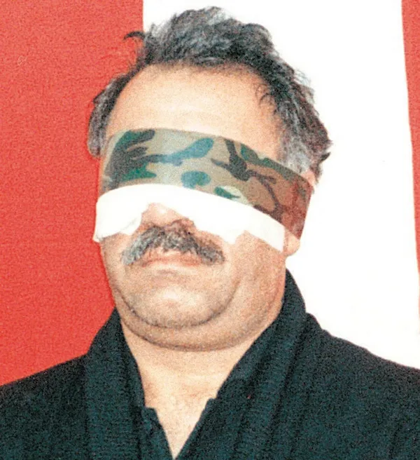 Teröristbaşı Öcalan için yürüyen HDP’lilere polis geçit vermedi: HDP vekili hastaneye kaldırıldı