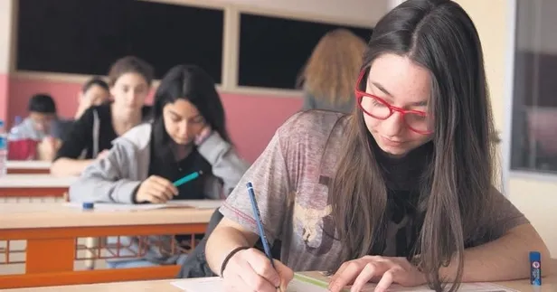 5 gün devamsızlığı olan belge alabilir mi? Ortaokul, lise takdir-teşekkür şartları neler? 2023 Karnede 2 olursa belge hakkı olur mu?