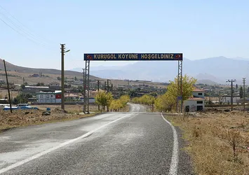 Nevşehir'deki 945 nüfuslu köyde, 1100 elektrik direği var