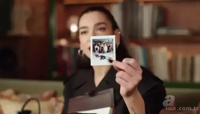 Yanından ayırmıyor! Dua Lipa'nın çantasından çıkanlar şaşırttı 3