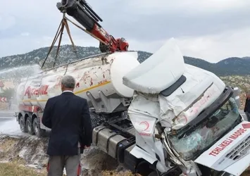 Benzin yüklü tanker şarampole yuvarlandı!