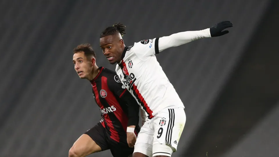 Süper Lig'den Emre Mor'a resmi teklif! Devler Mor'u transfer etmek istiyor