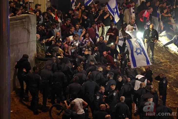 İsrail’de yargı reformu protestoları | Netanyahu’nun evinin önündeki barikat yıkıldı! İç savaş tehlikesi: Yüz binler sokağa döküldü! İşte İsrail’deki son durum