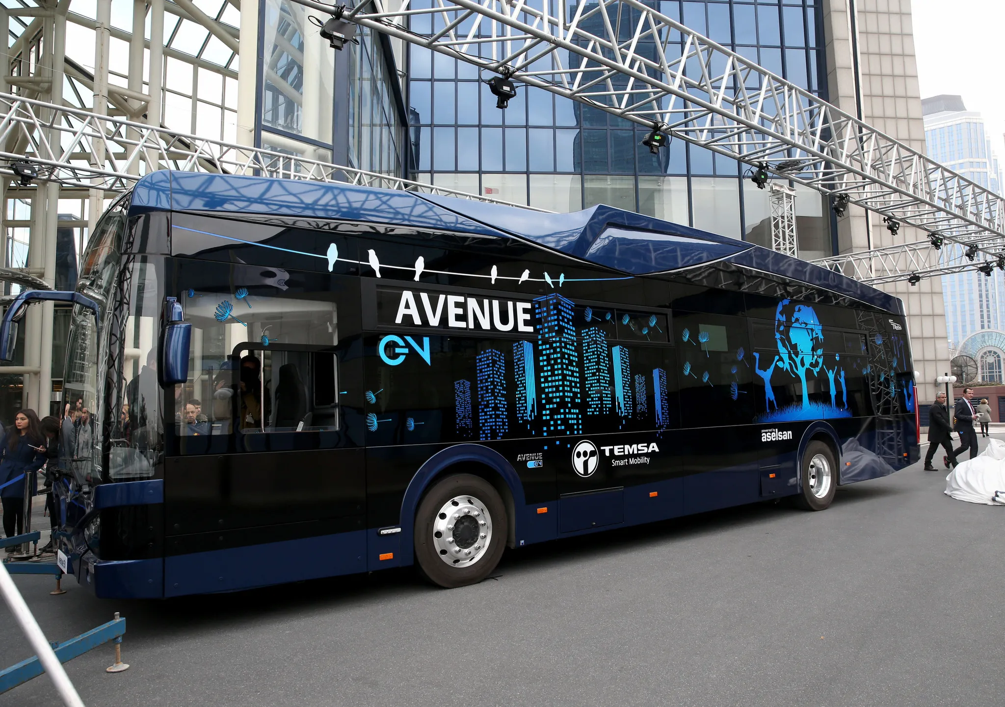 Türkiye'nin ilk yüzde 100 yerli elektrikli otobüsü yola çıktı - 1