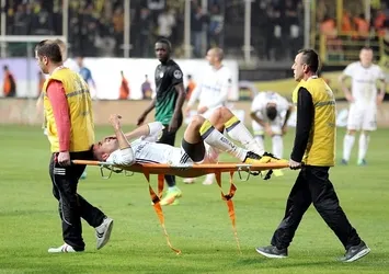 Robin van Persie hastaneye kaldırıldı