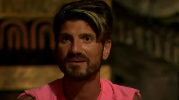 Survivor'da beklenmedik ayrılık... Survivor Barış Özbek neden yok, diskalifiye mi oldu? Acun Ilıcalı açıkladı... - 1