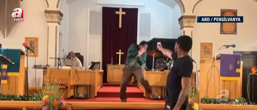 Kilisede canlı yayınlanan ayinde silahlı dehşet | "Bunu yapmamı Tanrı söyledi" dedi! Papaza gülümseyip... 4