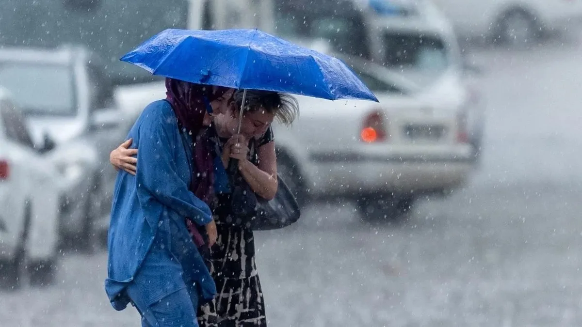 İstanbul'da hava tersine dönüyor! Sağanak kapıda: 29 Ekim için tahmin belli oldu