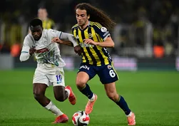 Kanarya zirvede kayıp! Fenerbahçe Rizespor ile berabere kaldı