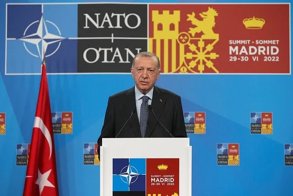 son-dakika-nato-zirvesi-sona-erdi-baskan-erdogan-isvec-73-teroristin-turkiyeye-iadesi-icin-soz-verdi-1656600155751.jpg Son dakika: NATO Zirvesi sona erdi! Başkan Erdoğan: İsveç 73 teröristin Türkiye'ye iadesi için söz verdi - 6