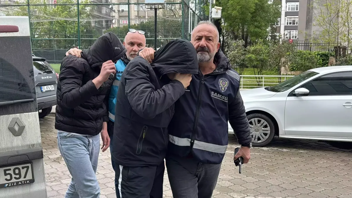 Öğretmeni darbeden 2 şüpheli adliyede