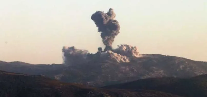 Mehmetçik tek tek temizleyip Türk bayrağı astı