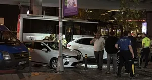 Turistleri taşıyan otobüs alev alev yandı!